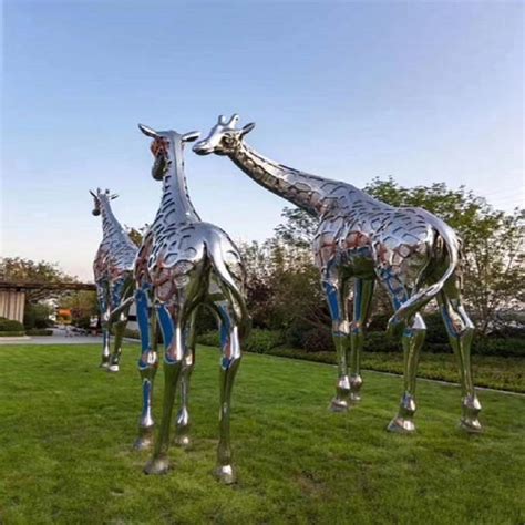 不锈钢镂空鹿雕塑户外园林公园绿地景观大型落地动物雕塑定制-阿里巴巴