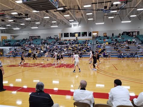 Moberly Girls Continue Impressive Play at Holiday Shootout - Central Mo ...