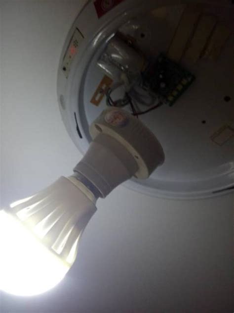 灯具维修|卧室吸顶灯坏了怎么更换？ - 知乎