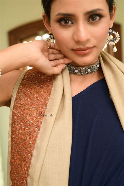 Pashtush Womens Fine Wool Shawl, Border Embroidery Challa Daur Design ...