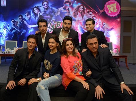 Shah Rukh suffers knee injury during Happy New Year tour - Movies News