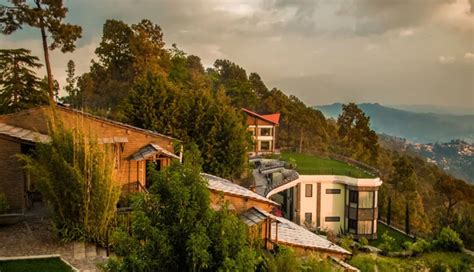 8 Stunning Places For Vacation in Uttarakhand - lifeberrys.com