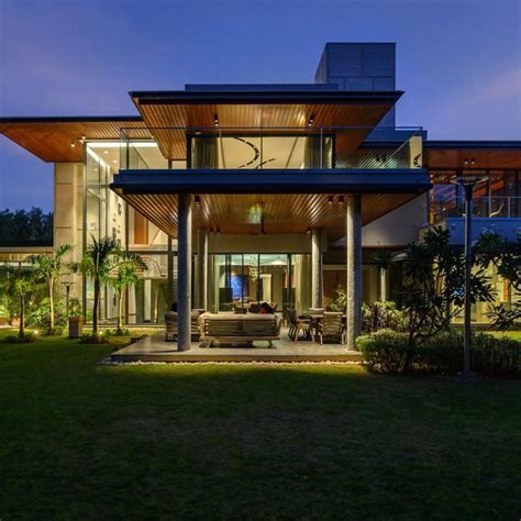 Big old trees and a pared back design make this Ahmedabad home shine ...