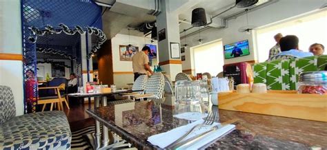 AROMAS CAFE & BISTRO, Mumbai - Bandra West - Restaurant Reviews, Phone ...