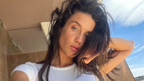 María Pedraza presume sus curvas de impacto en bikini azul | El Siglo de Torreón