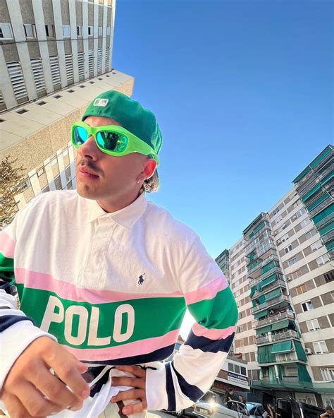 Pin de Arcaly en feid | Famosos lindos, Musica para fotos, Artistas famosos cantantes