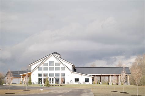 Barn Wedding Venue Columbus, Ohio - White Willow Meadows