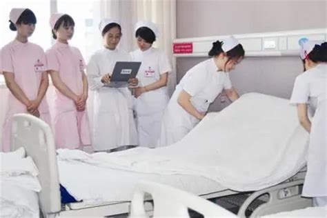 纪实：荆州一名养老院护理员的一天-新闻中心-荆州新闻网