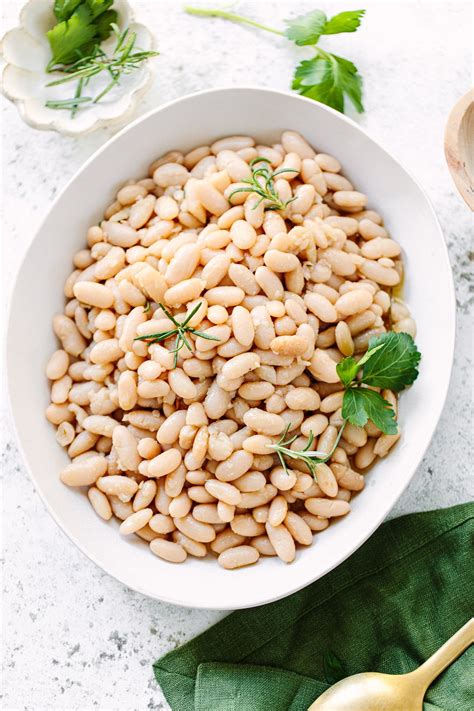 Stovetop Cannellini Beans (From Scratch) - Familystyle Food