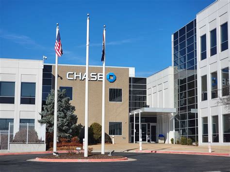 CoxHealth buys JPMorgan Chase Bank building for more capacity ...