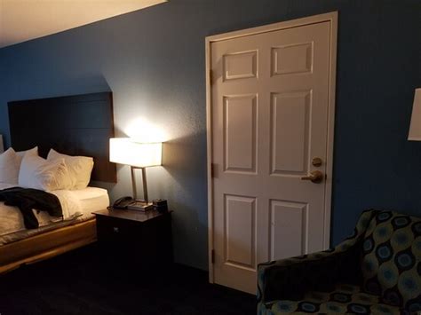 HOLIDAY INN EXPRESS ST. LOUIS ARPT - MARYLAND HGTS BY IHG (Saint Louis ...