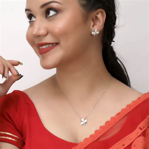 925 Silver White Flower Pendant & Earrings Set for Women