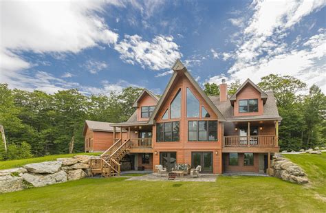 Rustic Modular Cabin in a Lush Green Field | Weekend retreat in vermont ...