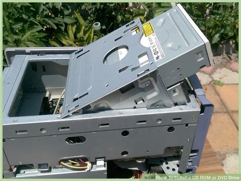 How to Install a CD Disc 的图像结果