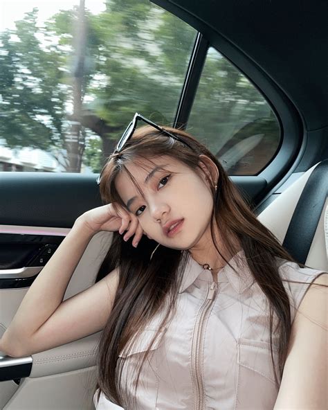 Shania Yan Official 善善 | 🚗 💨 | Instagram