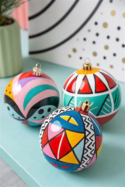 16+ Creative Easy Ornament Painting Ideas