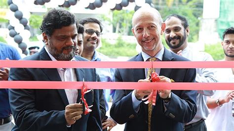 Piaggio opens Motoplex store in Kochi - Overdrive