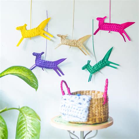 Buy Vibrant Handfolded Palm Leaf Deer Decor - Set Of 5 Online On Zwende