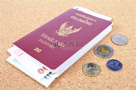 泰国护照和泰国金钱高清摄影大图-千库网