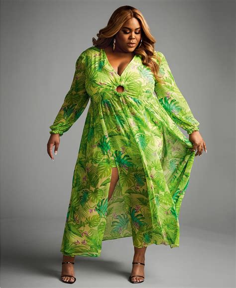 E!'s Nina Parker on Finding the Fit With Her Plus-Size Macy's Collab ...