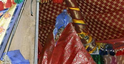 Kairavini karaiyinile - திரு அல்லிக்கேணி குளக்கரையோரம்: Sri Narasimhar ...