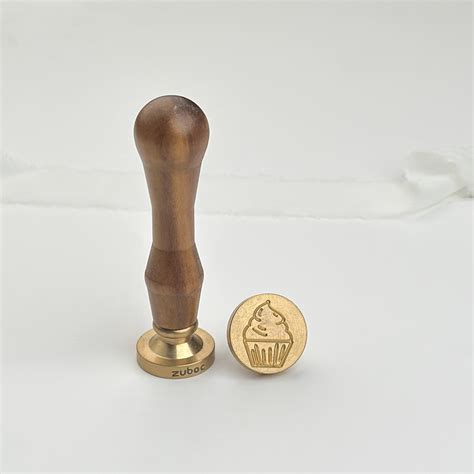 Cupcake Wax Stamp with Wooden Handle | Zuboc
