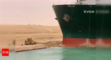 Giant ship blocks Suez Canal after veering off course in sandstorm ...