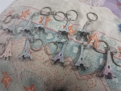 Lilone Metal Eiffel Tower Keychain- Bronze | Return Gifts (Size 5cm ...