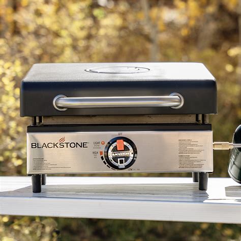 Blackstone 17″ Original Tabletop Griddle with Hood 1-Burner Liquid ...