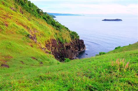 A Day Trip to Binurong Point, Catanduanes - From The Highest Peak to The Deepest Sea