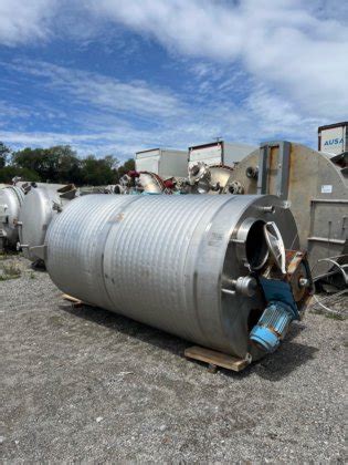 PERINOX 5.000 LITRES STAINLESS STEEL TANK WITH JACKET AND AGITATION in ...