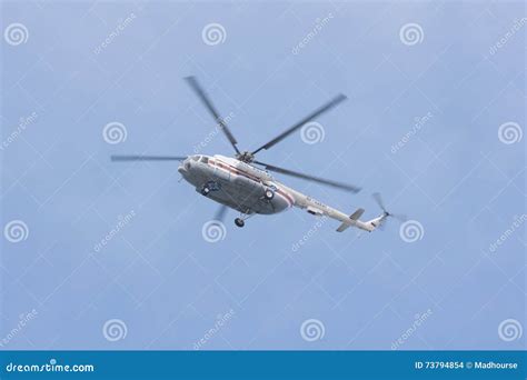 Russischer Hubschrauber Mi-8 MTV-1 Im Flug, in Den Farben Des ...