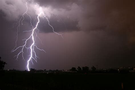 Lightning strikes leave behind a radioactive cloud - Ars Technica