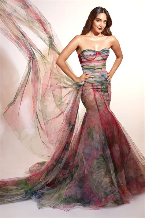 Kiara Advani in Printed Mermaid Gown – Gauri and Nainika