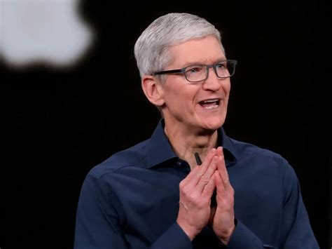 Tim Cook to Step Down as Apple CEO in 2026? Here’s Who Might Replace Him