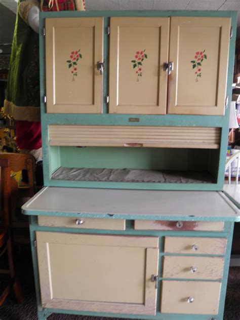 Beautiful Old Hoosier Cabinet - this would be perfect! It's just like ...