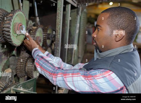 Adjust Large Big Machine 的图像结果