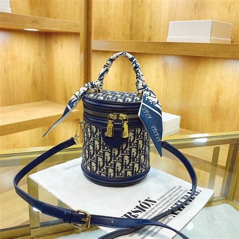 2025 New High End Light Luxury Handheld Bucket Bag | SHEIN USA