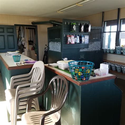 Play St. Louis: Cave Spring Golf Center, St. Charles