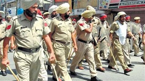 पंजाब: फिरोजपुर में ड्रग तस्करों ने दिनदहाड़े की 200 राउंड फायरिंग ...