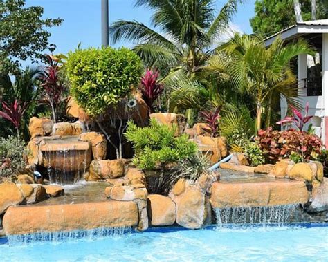 BAKASYUNAN RESORT AND CONFERENCE CENTER - TANAY RIZAL - Hostel Reviews ...