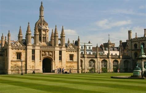 英国最好的三十所大学（英国最好的大学排名最新排名）-吾测网