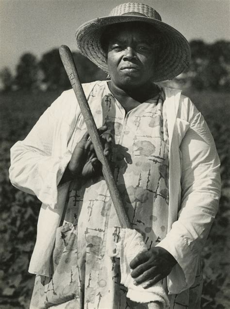 https://storage.googleapis.com/clio-images/4298_draper-0022-fannielouhamer.jpg