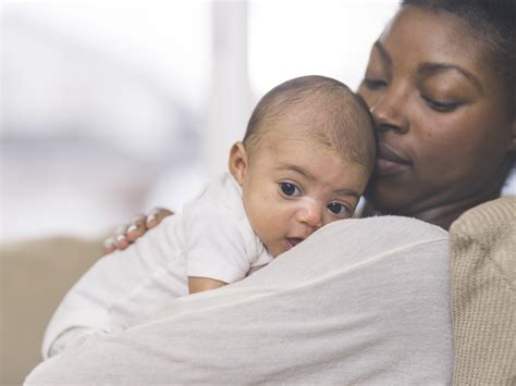 Brotoeja no bebê: o que causa e como tratar | BabyCenter