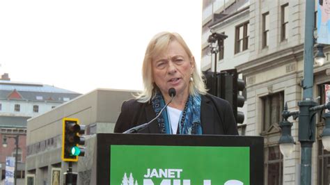 Janet Mills wins re-election as Maine's governor amid threat of "red wave"