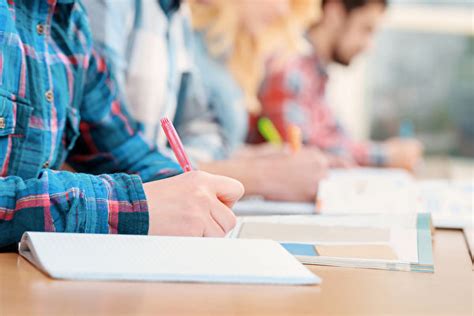 澳学生录得最差国际考试成绩 数学未过平均 | 澳洲学生 | 国际学生评估 | 阅读 | 大纪元