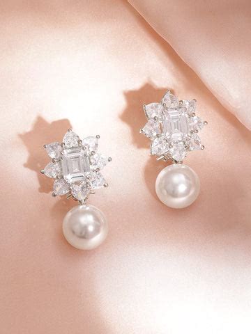 Rubans Offers Finest Quality Earrings Collection Online.