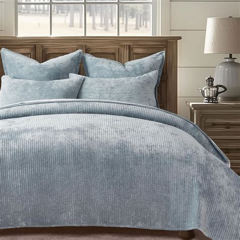 Amazon.com: EVERGRACE Velvet Quilt Set Queen Size, Luxurious Soft ...