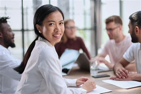 Happy Business People 的图像结果