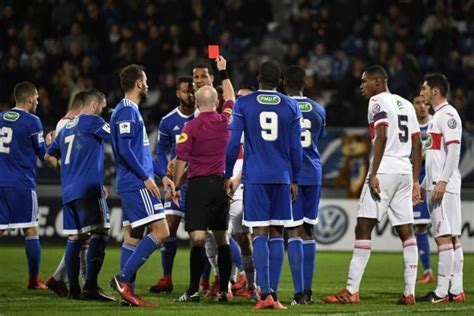 Video: Brazil football match turns into street fight, referee shows 10 ...
